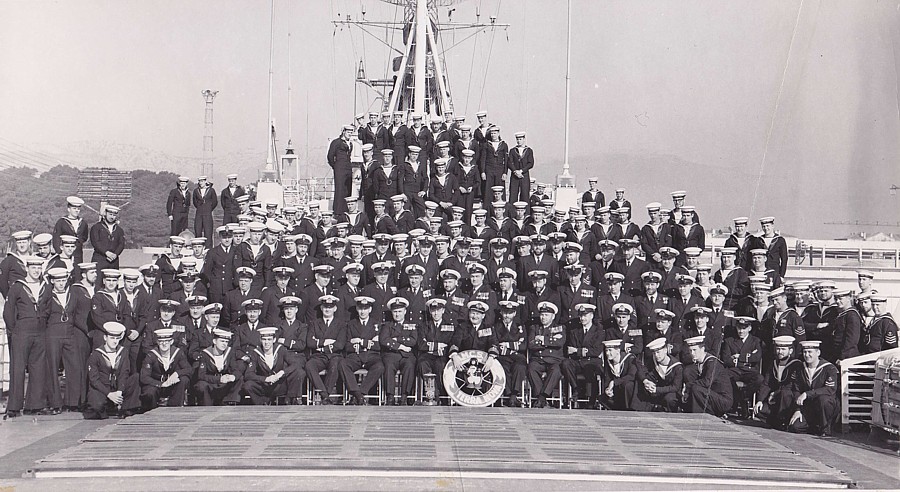Royal Canadian Navy : HMCS Terra Nova ship's company.