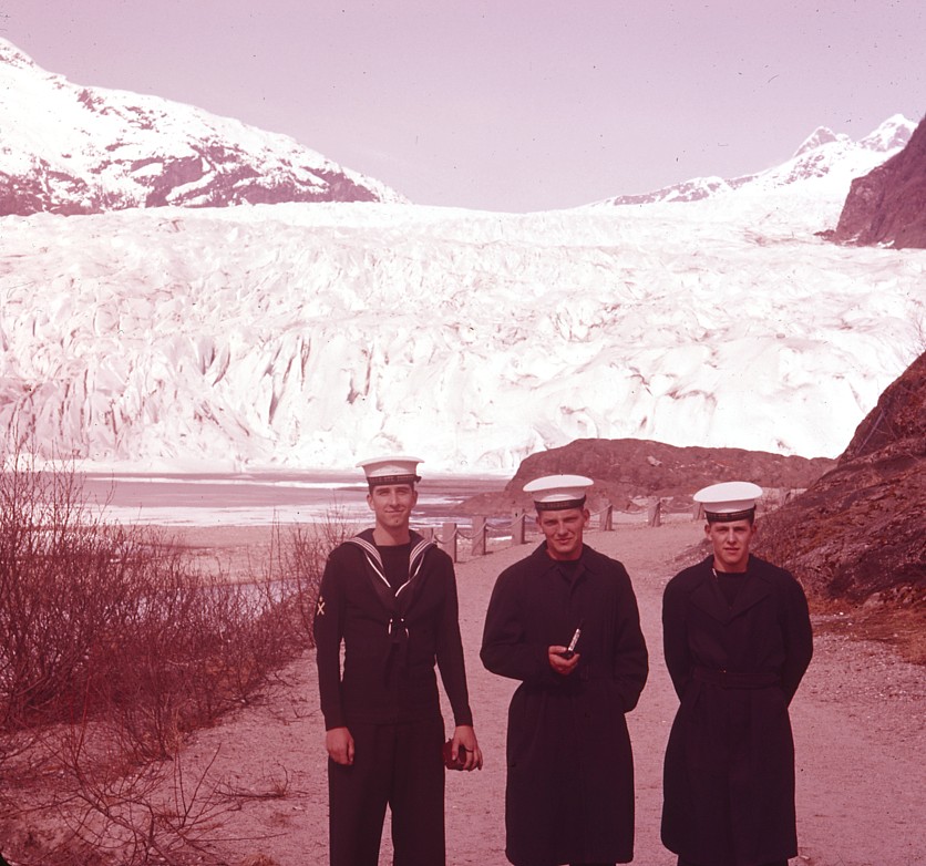 Royal Canadian Navy : Ashore in Alaska.