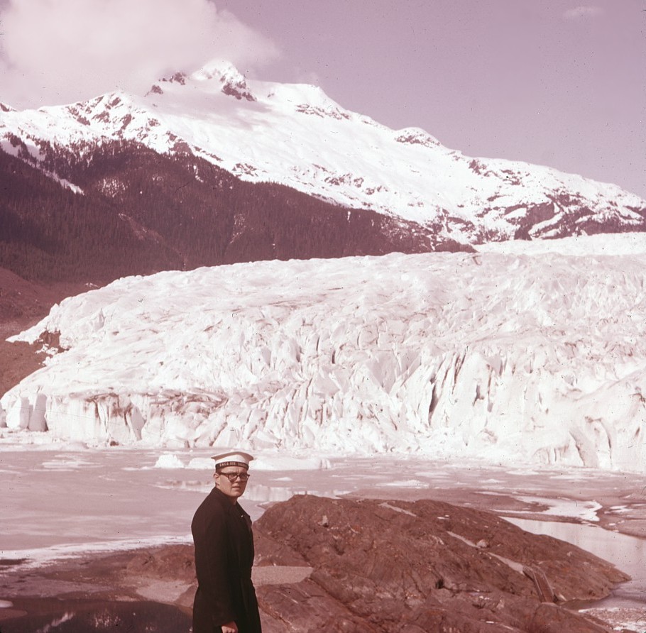 Royal Canadian Navy : Ashore in Alaska.