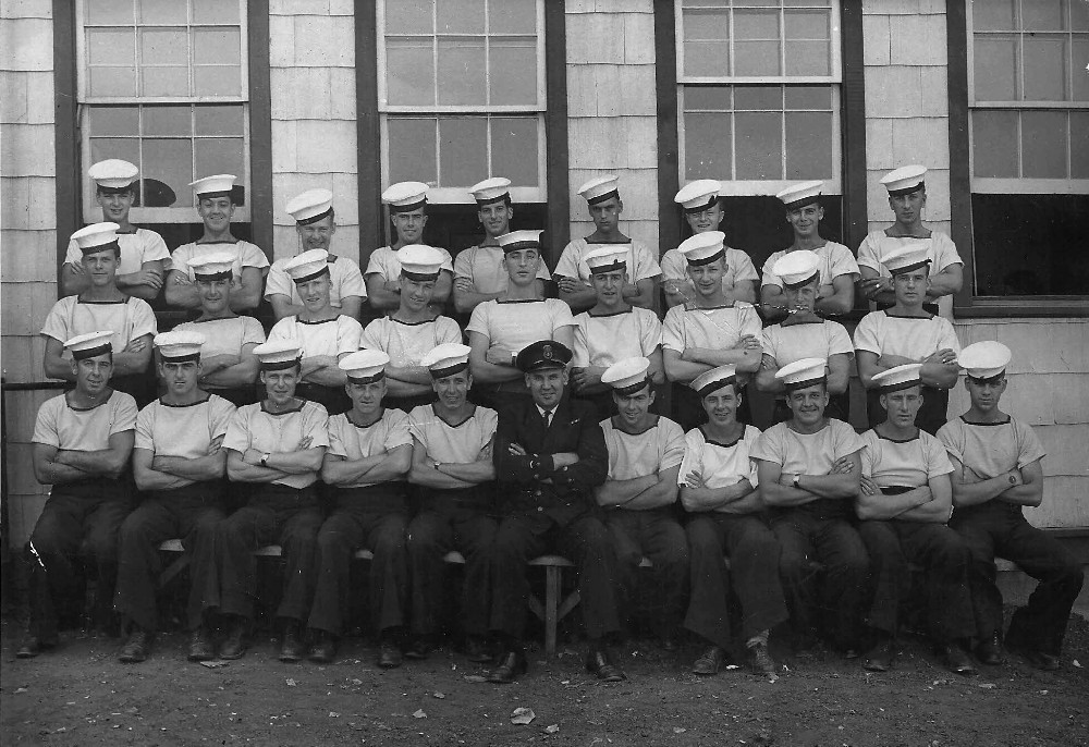 Royal Canadian Navy : HMCS Cornwallis, 1945