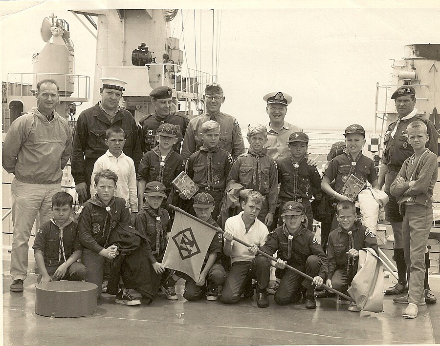 Royal Canadian Navy : HMCS Qu'Appelle & Boy Scouts, 1968.