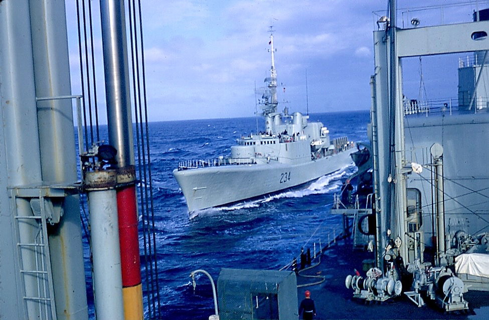 Royal Canadian Navy : HMCS Assiniboine coming alongside HMCS Provider.