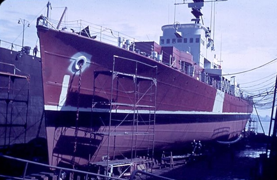 Royal Canadian Navy : HMCS Antigonish.