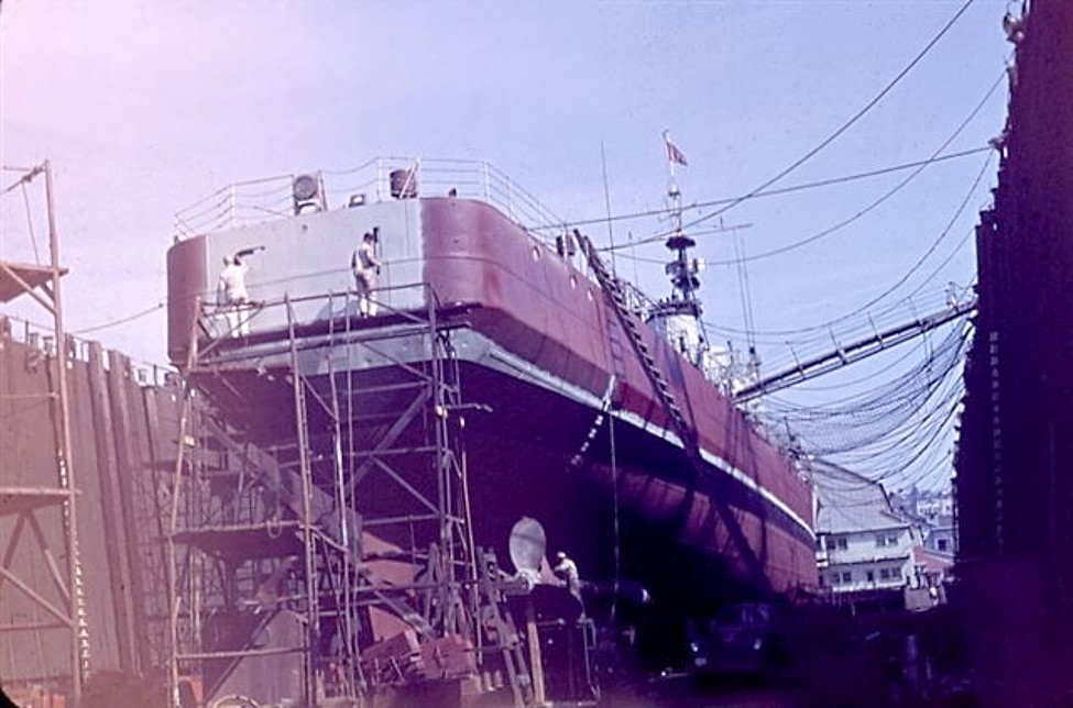 Royal Canadian Navy : HMCS Antigonish.