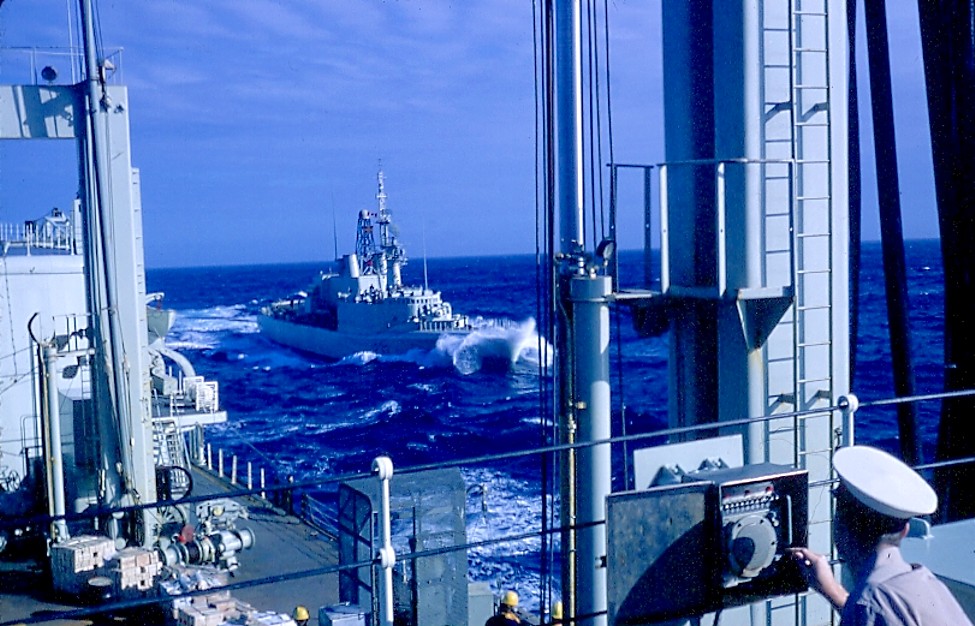 Royal Canadian Navy : HMCS Fraser coming alongside HMCS Provider.