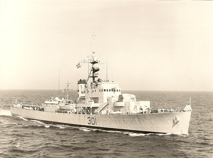 Royal Canadian Navy : HMCS Antigonish.