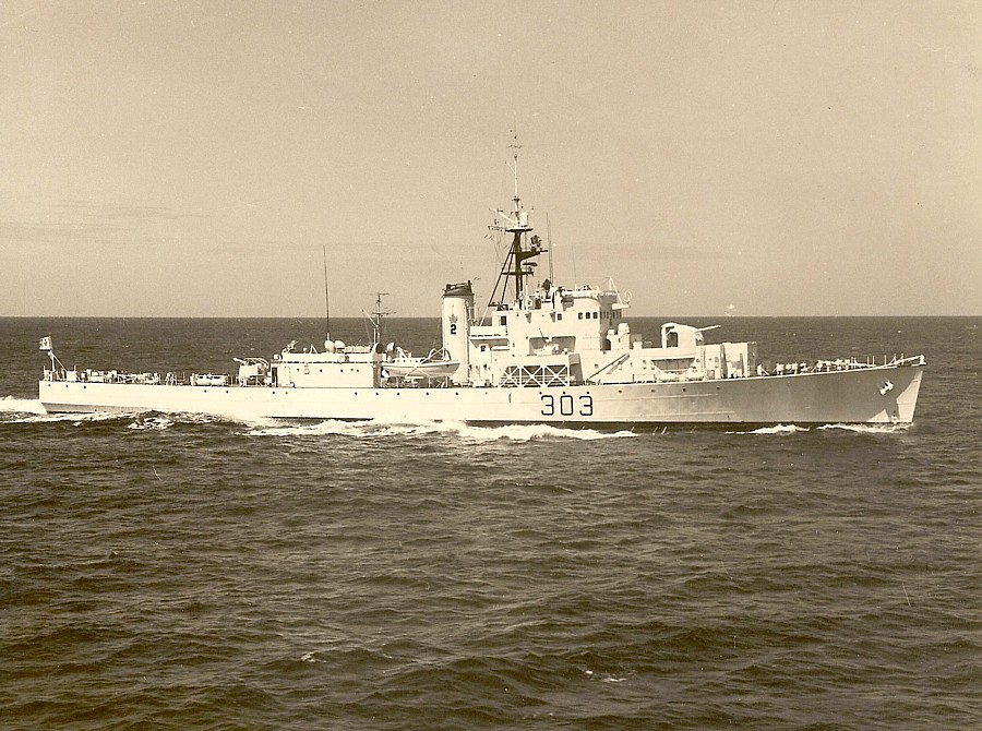 Royal Canadian Navy : HMCS Beacon Hill.