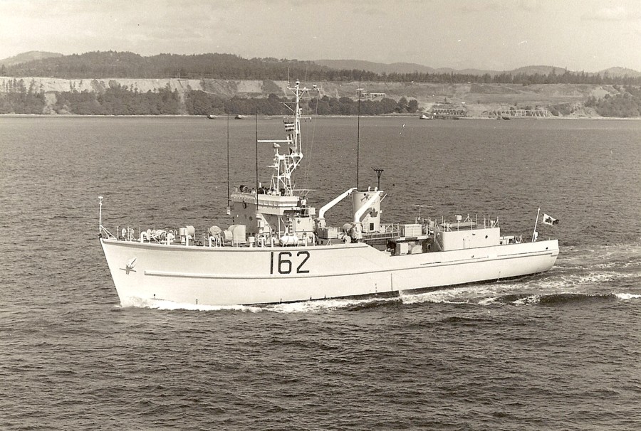 Royal Canadian Navy : HMCS Cowichan.