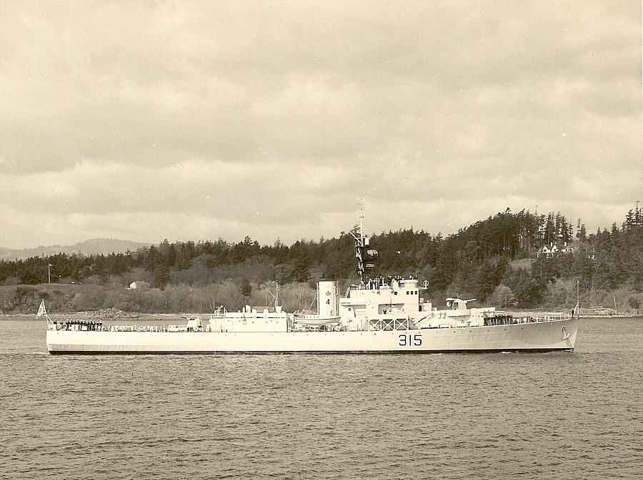 Royal Canadian Navy : HMCS New Glasgow.