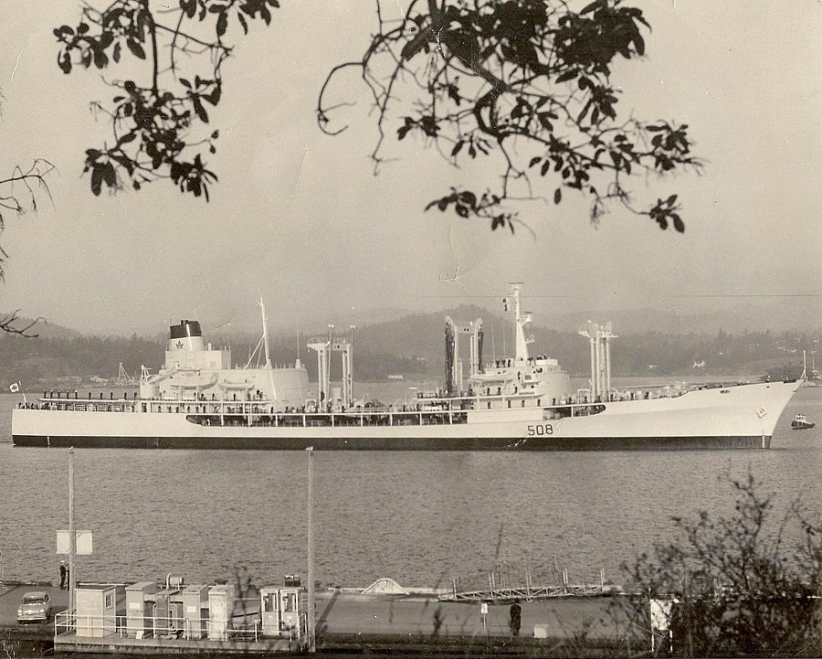 Royal Canadian Navy : HMCS Provider.