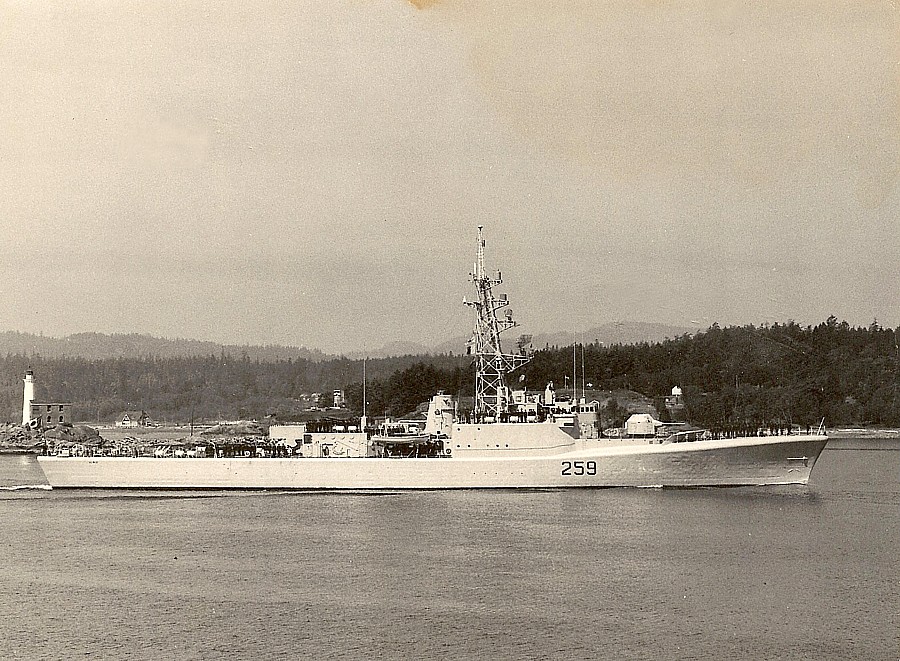 Royal Canadian Navy HMCS Terra Nova   Berbeck Shiplist Terranova 