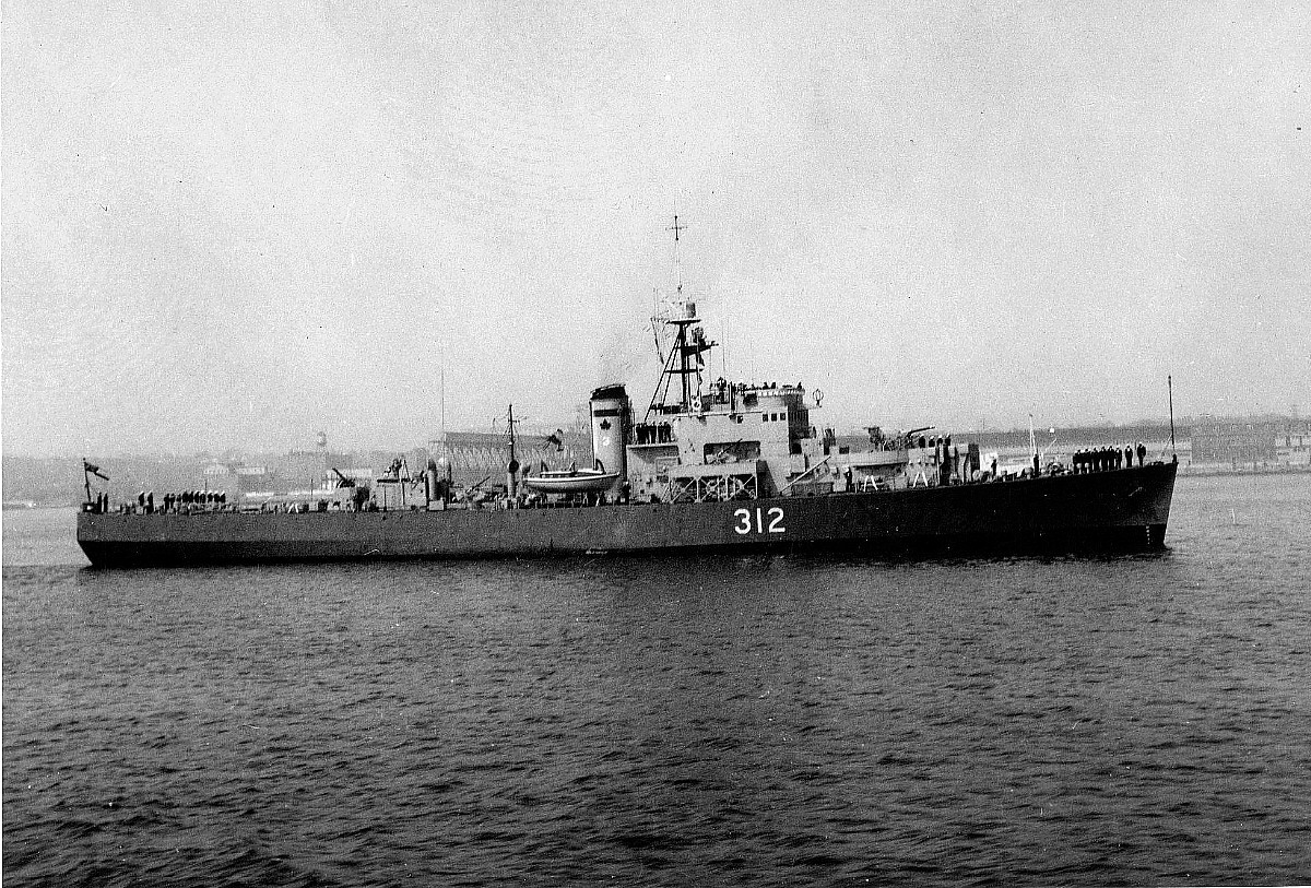 Royal Canadian Navy : HMCS Fort Erie, 1956