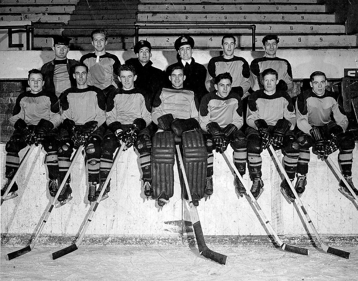 Royal Canadian Navy : HMCS Peregrine, Hockey Team, 1945