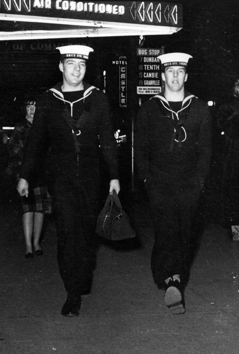 Royal Canadian Navy : HMCS Ste Therese sailors in Vancouver.