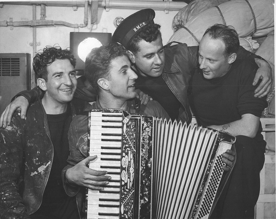 Crew members of HMCS Beacon Hill, 1945-46