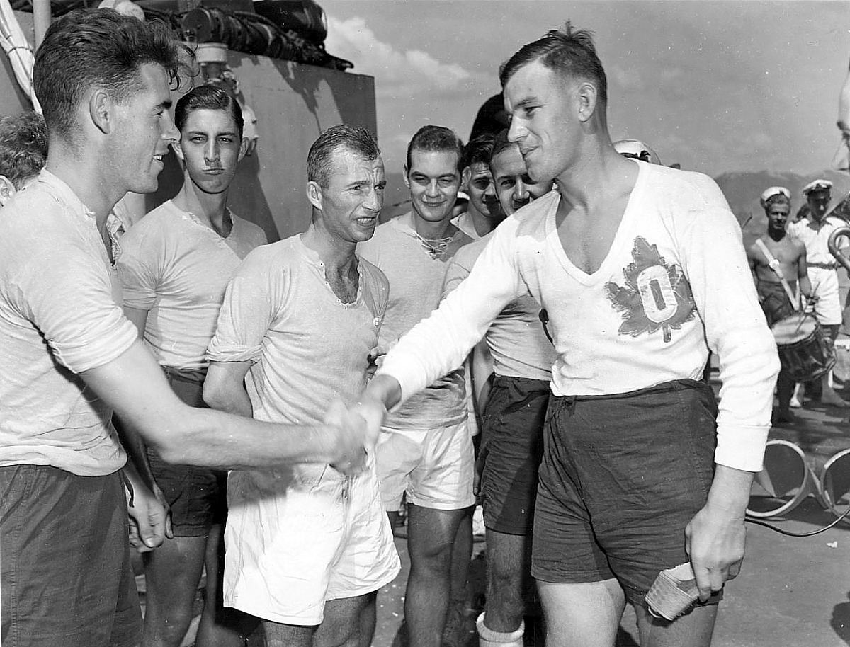 Royal Canadian Navy : Hong Kong, 1945