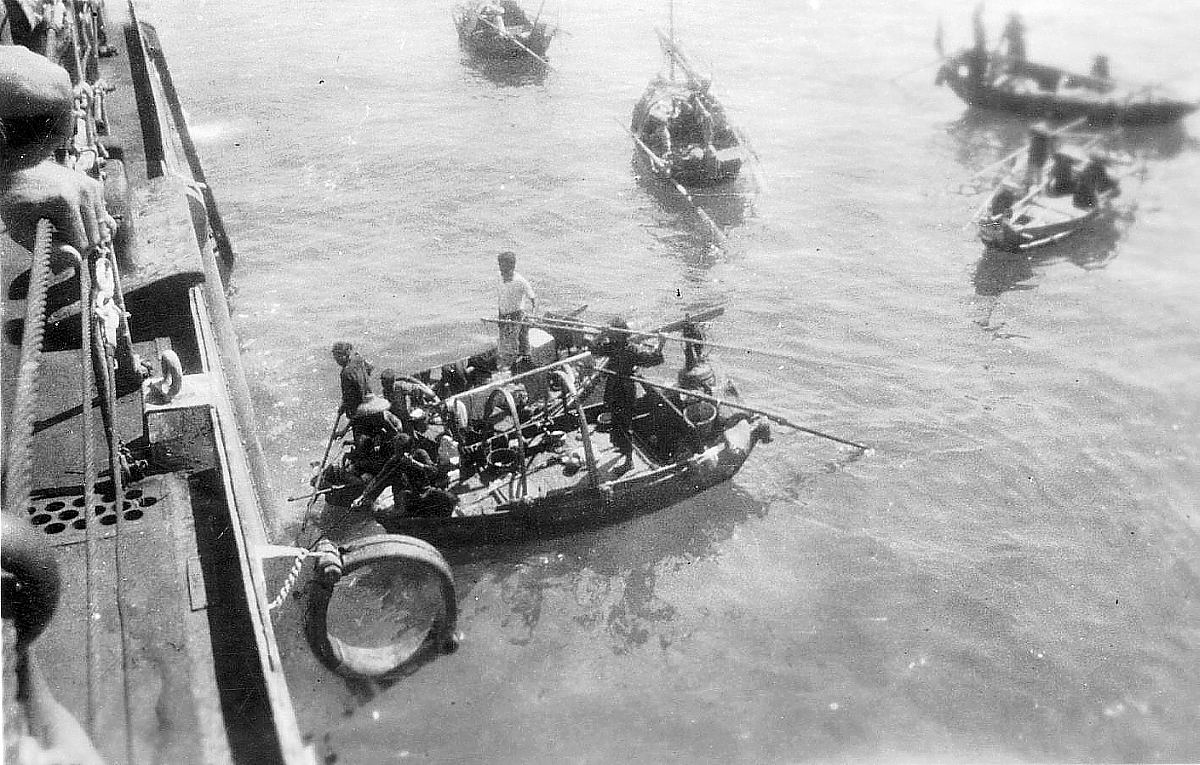 Royal Canadian Navy : unknown, 1945