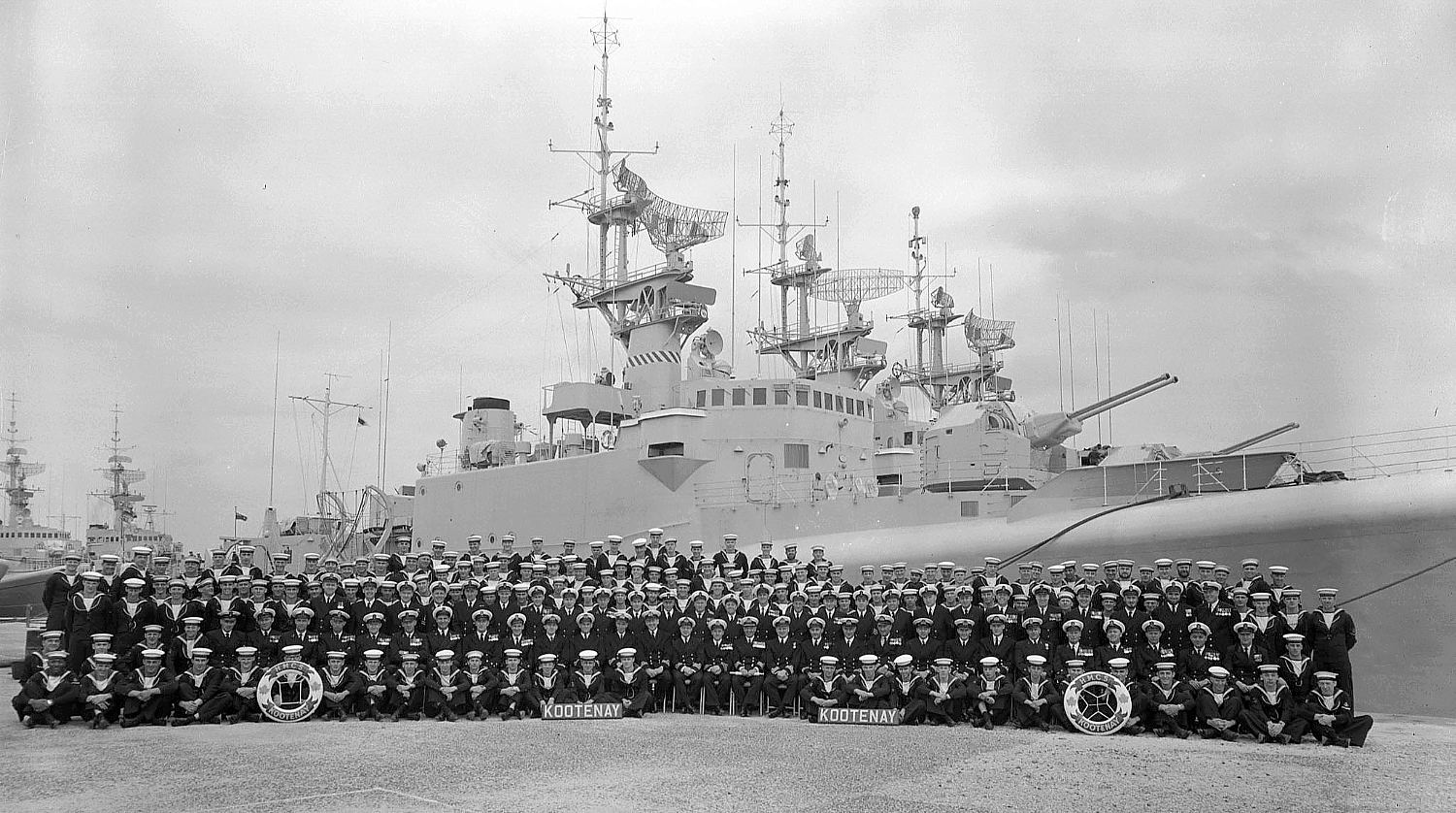 crew of HMCS Kootenay, 1960