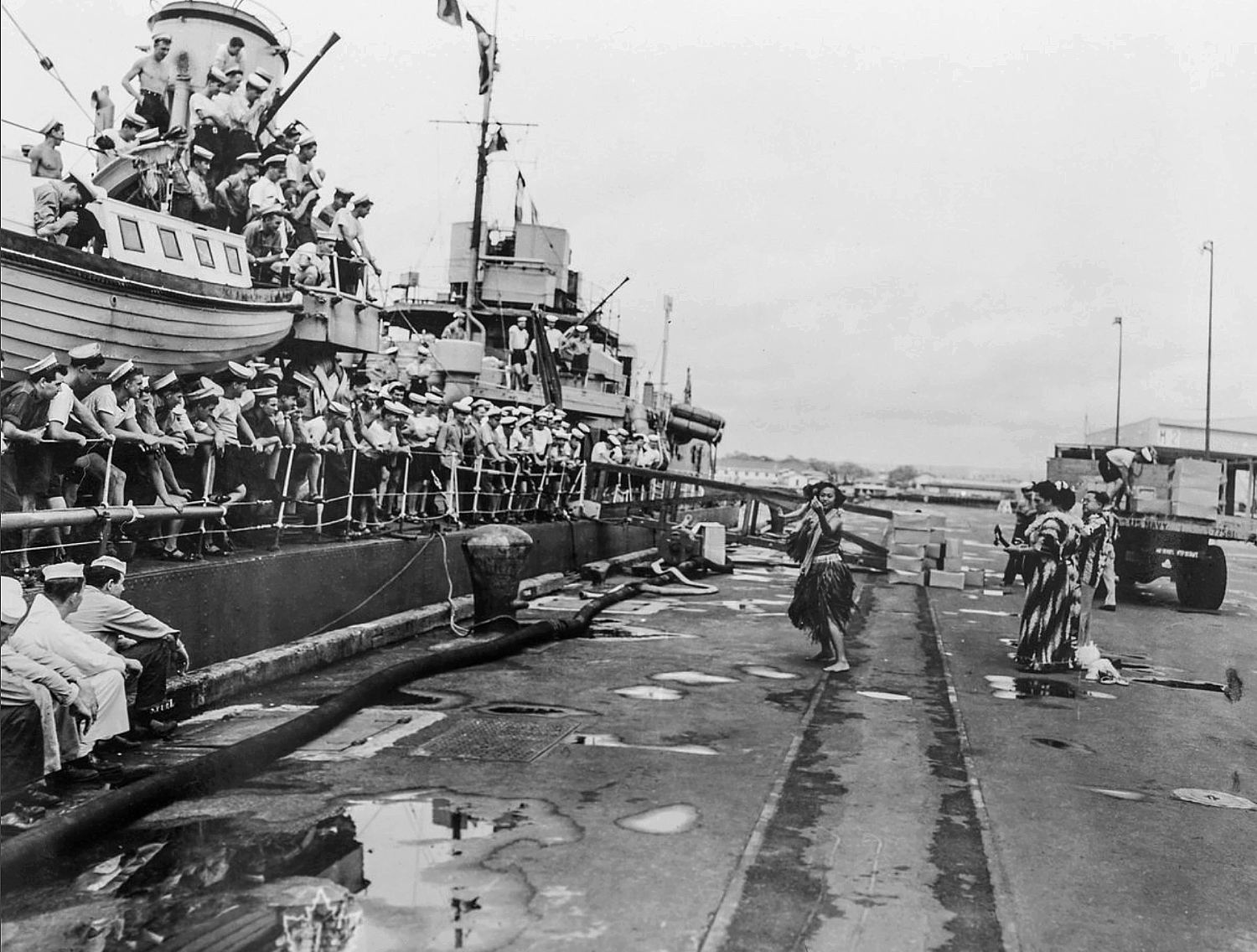 crew members of HMCS Huron