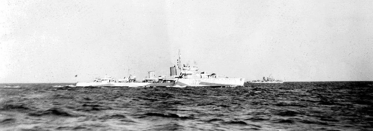 HMCS Saguenay and unidentified corvette