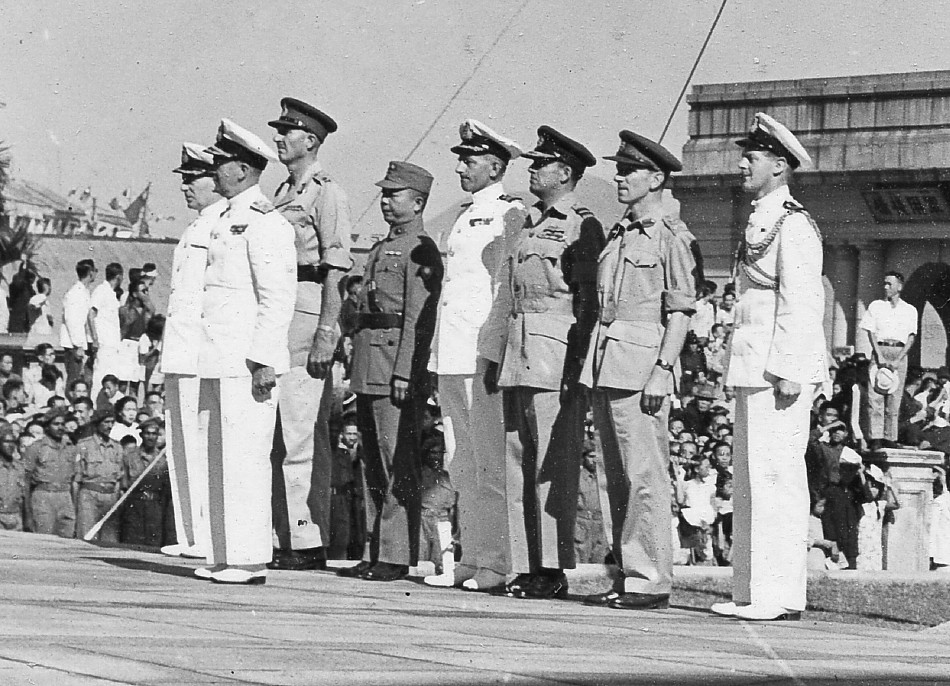 Royal Canadian Navy : HMCS Ontario in Hong Kong, 1945.