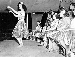 Hula dancers in Hawaii