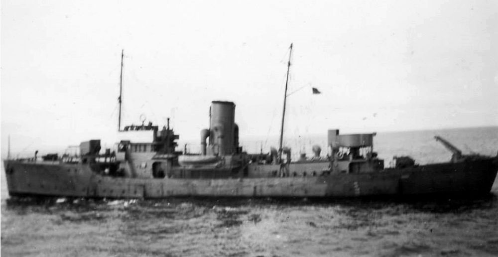 image of unidentified ship.