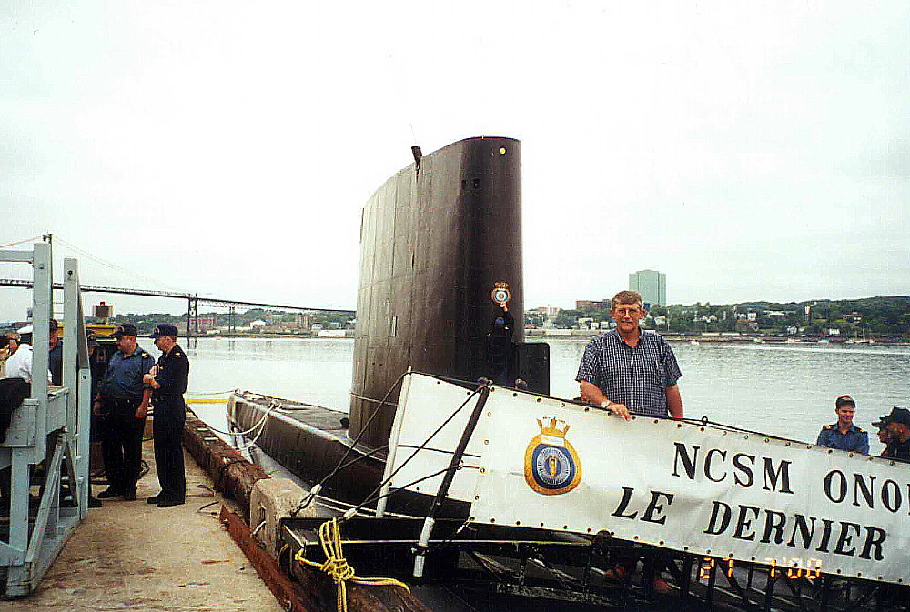 Royal Canadian Navy : HMCS Onondaga, Last Dive Cruise, 2000.