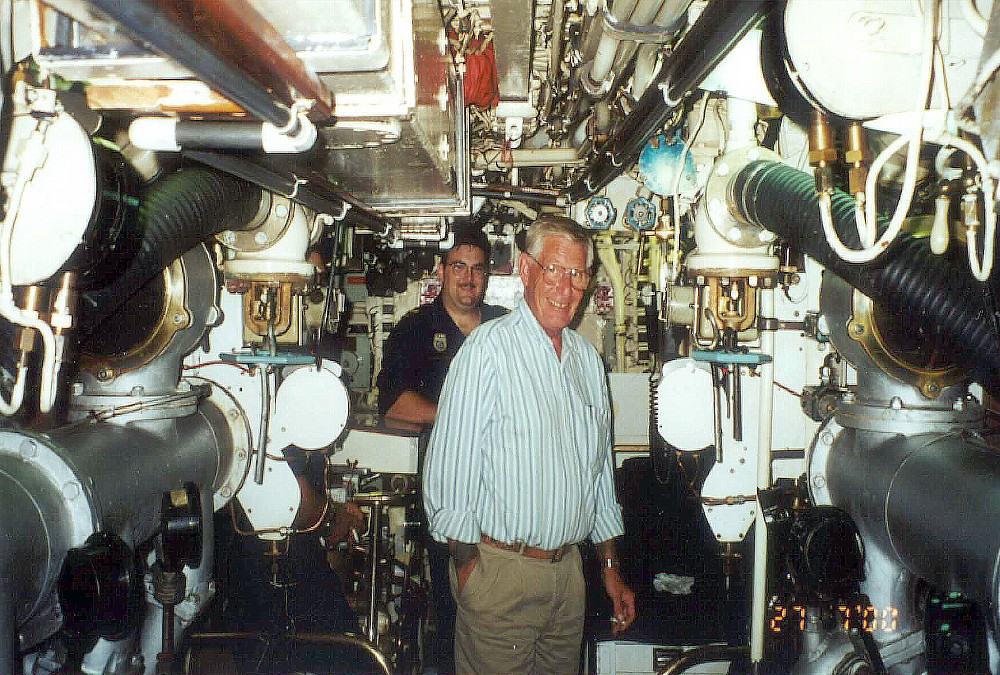 Royal Canadian Navy : HMCS Onondaga, Last Dive Cruise, 2000.