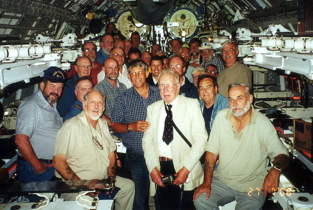 Royal Canadian Navy : HMCS Onondaga, Last Dive Cruise, 2000.