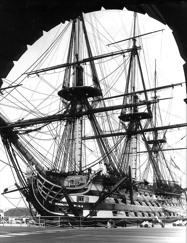 Royal Canadian Navy : HMS Victory in Portsmouth.