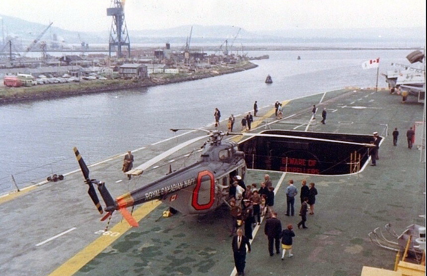 Royal Canadian Navy : HMCS Bonaventure in Belfast.