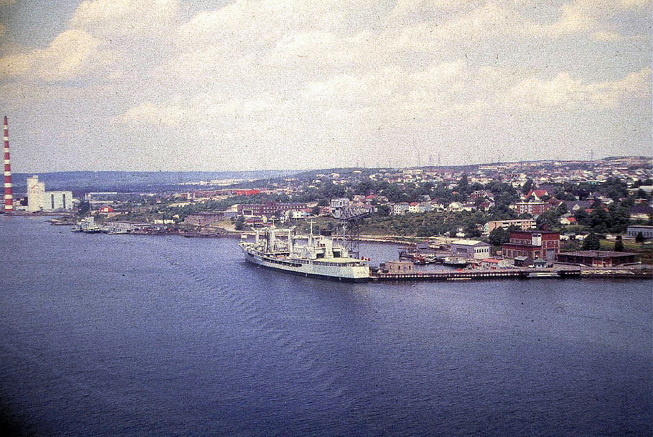 Royal Canadian Navy : HMC Dockyard, 1969.