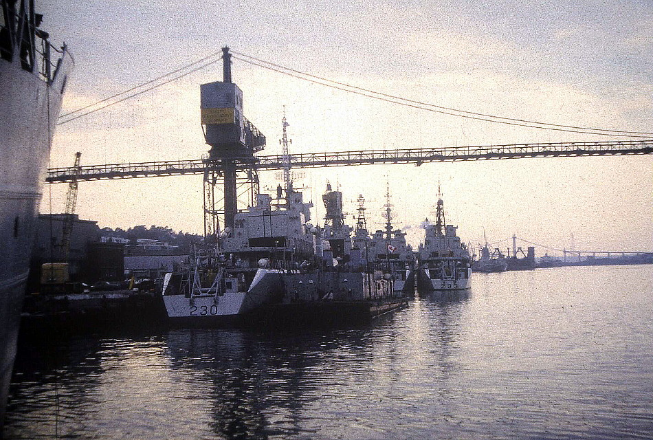 Royal Canadian Navy : HMC Dockyard, 1969.