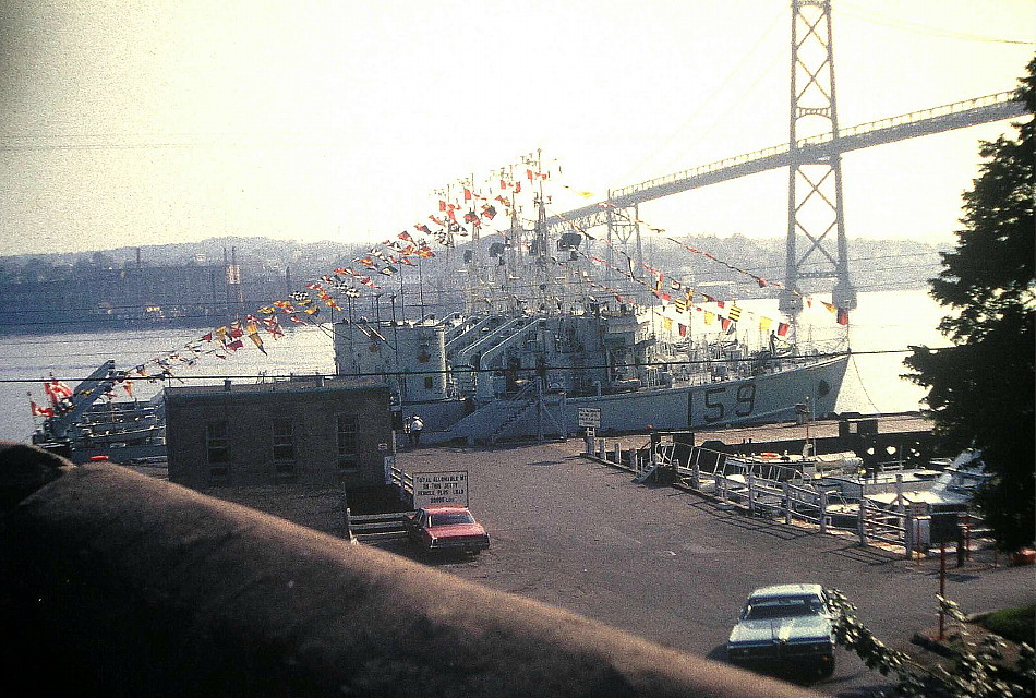 Royal Canadian Navy : HMCS Fundy, 1969.