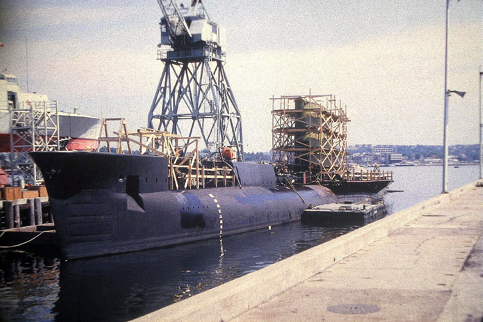 Royal Canadian Navy : HMCS Bras d'Or & HMCS Ojibwa, 1969.