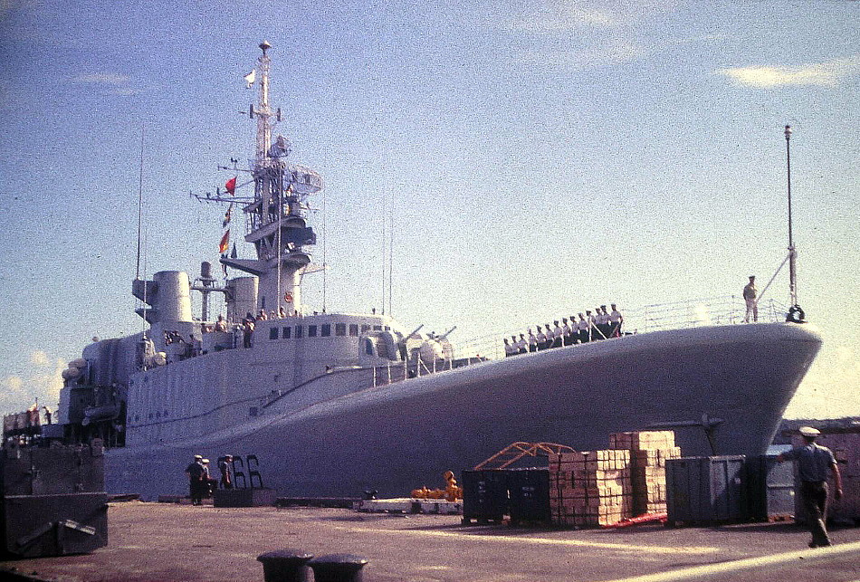 Royal Canadian Navy : HMCS Onondaga in Bermuda, 1969.