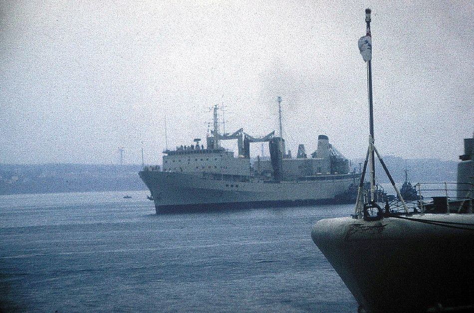 Royal Canadian Navy : HMCS Protecteur, HMC Dockyard, Halifax.