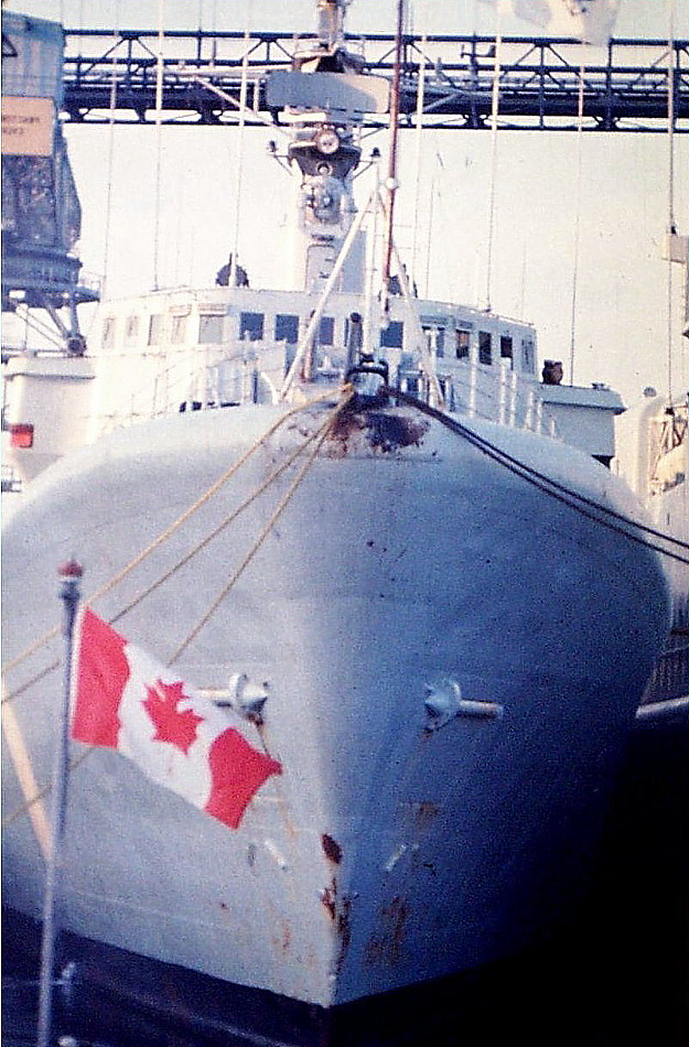 Royal Canadian Navy : HMCS Kootenay, HMC Dockyard, Halifax.