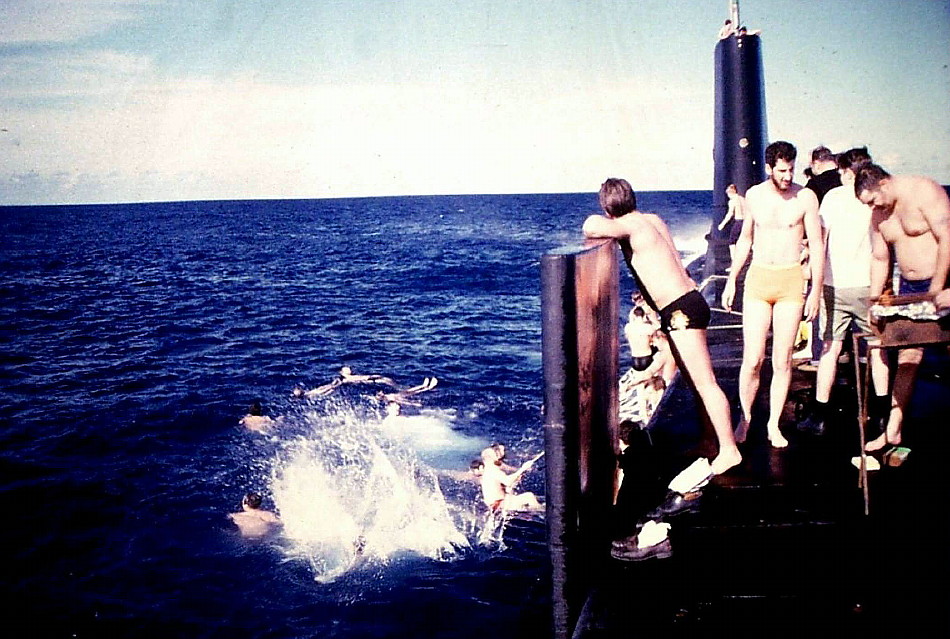 Royal Canadian Navy : HMCS Okanagan, BBQ at sea.