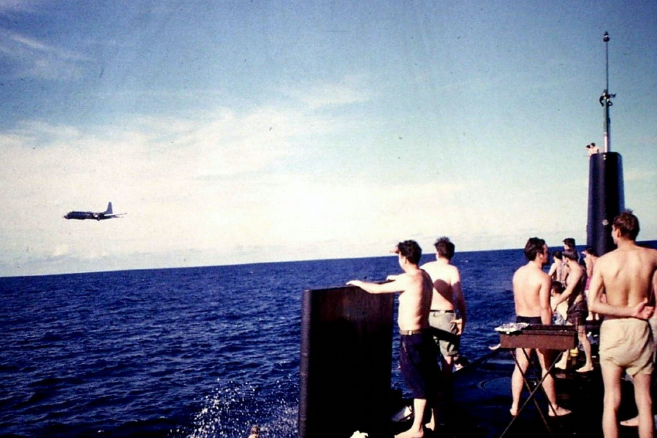 Royal Canadian Navy : HMCS Okanagan, BBQ at sea.