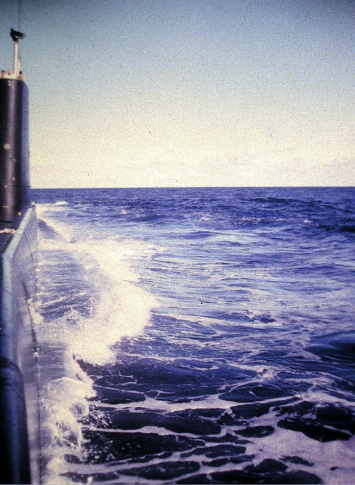 Royal Canadian Navy : HMCS Okanagan, BBQ at sea.