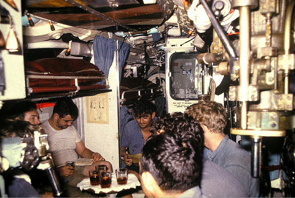 Royal Canadian Navy : HMCS Okanagan at sea.