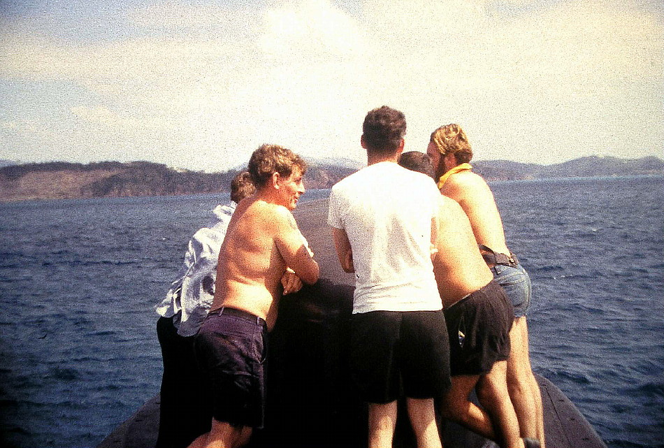 Royal Canadian Navy : HMCS Okanagan at sea off Virgin Islands.