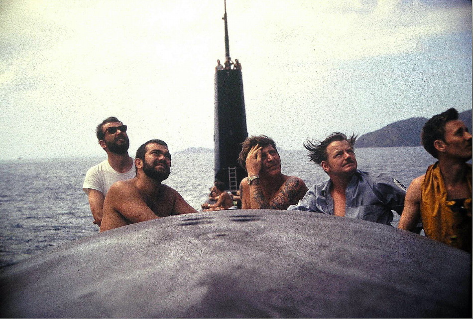 Royal Canadian Navy : HMCS Okanagan at sea off Virgin Islands.