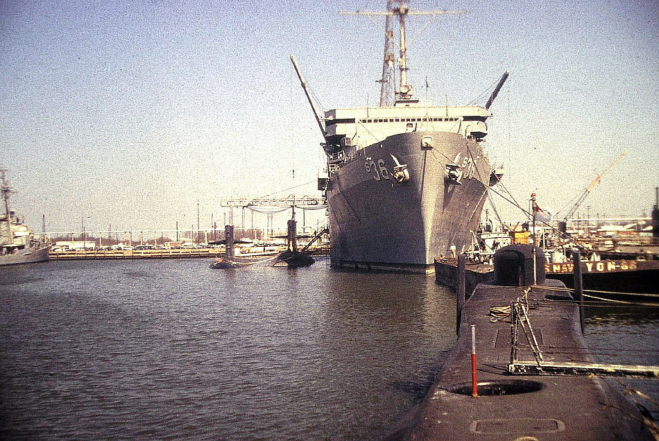 Royal Canadian Navy : US Submarines in Norfolk, Virginia.