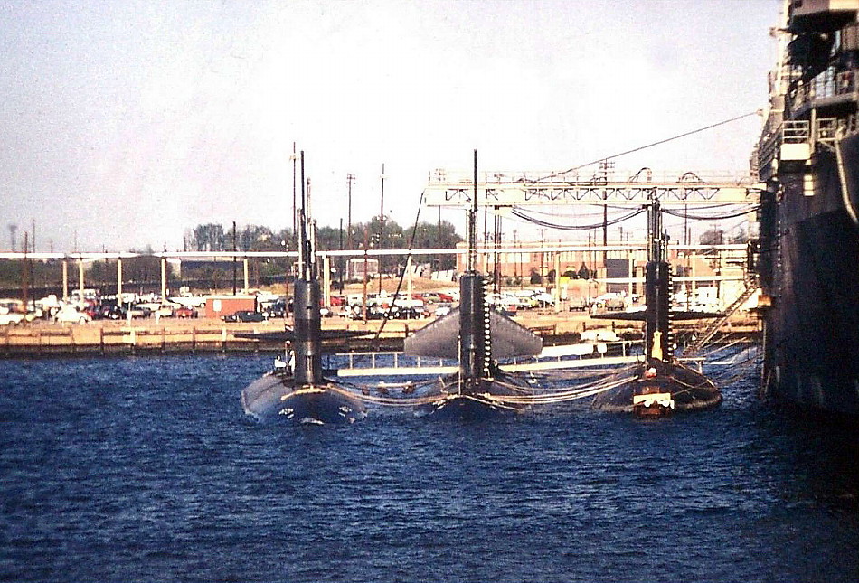 Royal Canadian Navy : US Submarines in Norfolk, Virginia.