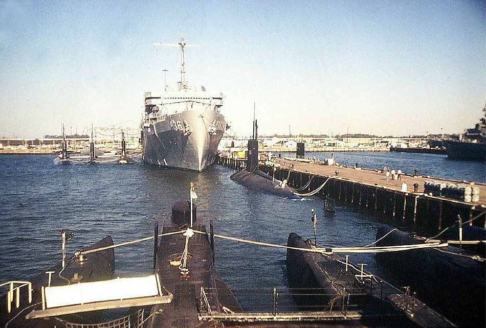 Royal Canadian Navy : US Submarines in Norfolk, Virginia.