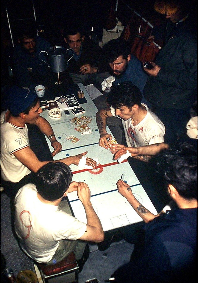 Royal Canadian Navy : Card hockey tournament on HMCS Okanagan.