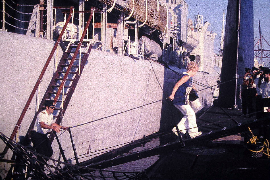 Royal Canadian Navy : HMCS Okanagan, Dependents' Day Cruise.